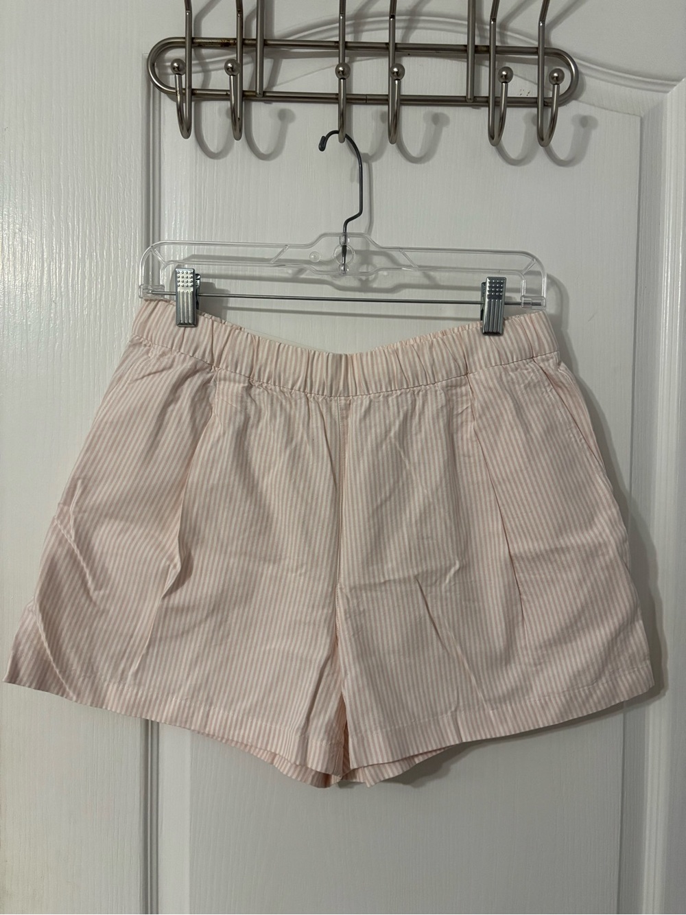 Uniqlo Pale Pink Striped Women's Elastic Waist Shorts